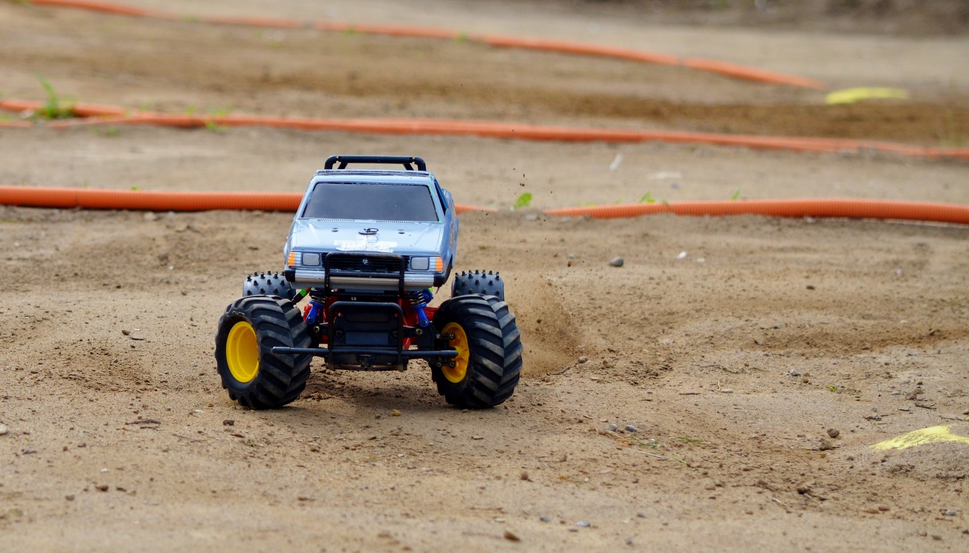 マッドブラスター、DТ-02、CC-01 RC•HIROBA ダートコース: ラジコン