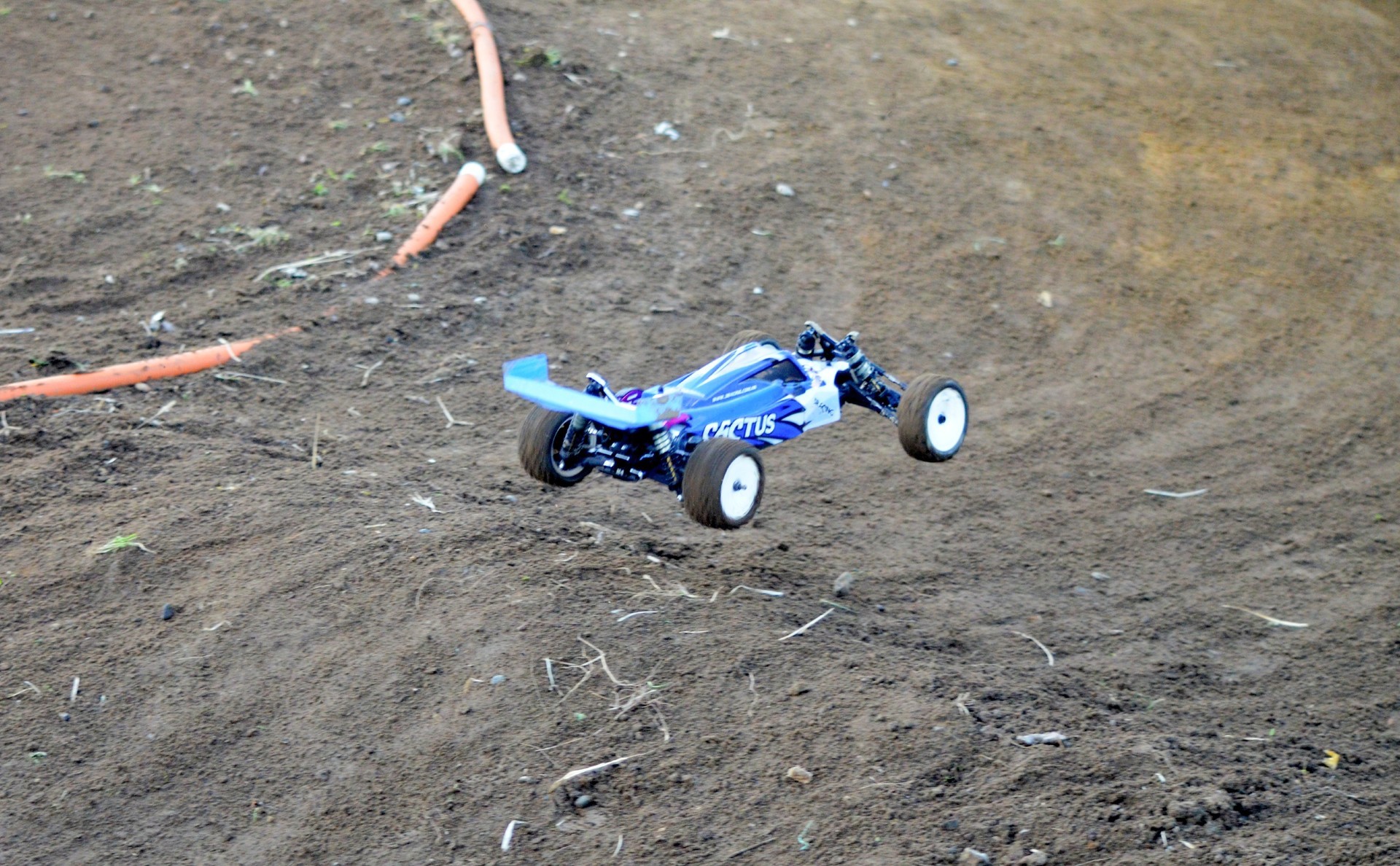 霜柱とCACTUS PRO ダートコース RC•HIROBA: きよたかの車輪ぐるぐる